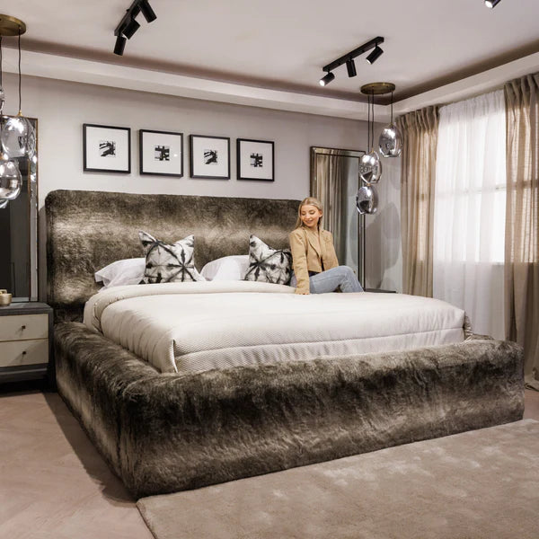 Arctic Wolf Faux‑Fur Bed