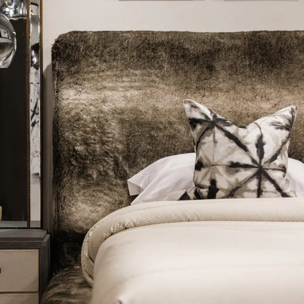 Arctic Wolf Faux‑Fur Bed