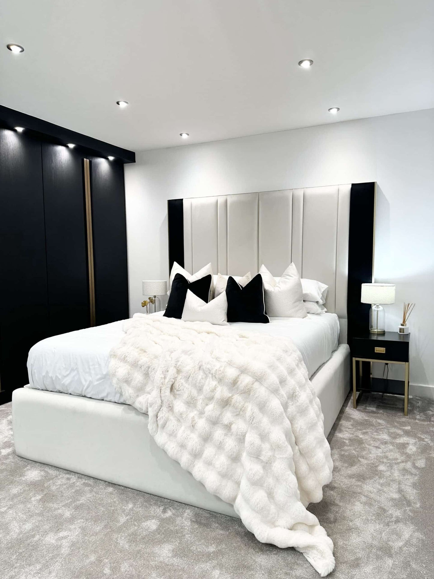 Elixir Cream & Black Bed