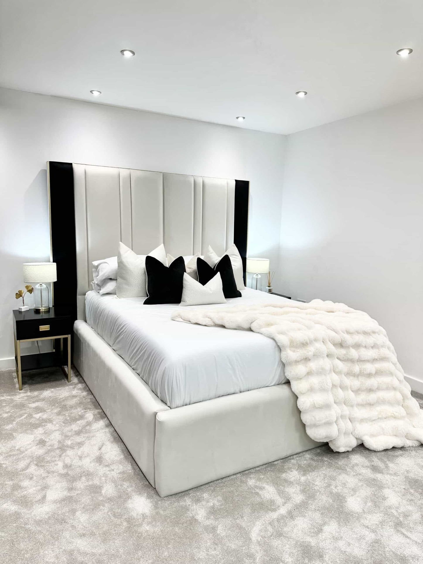 Elixir Cream & Black Bed